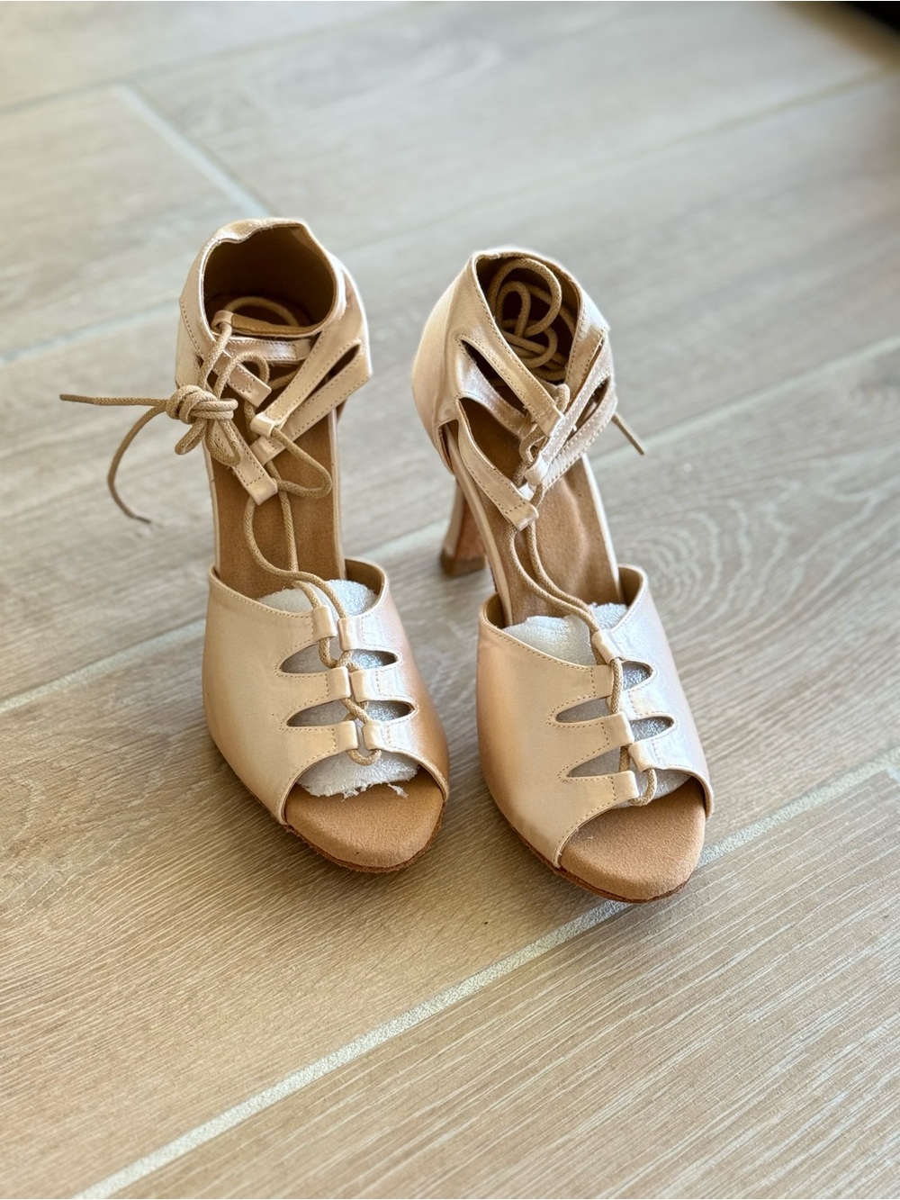 Dance shoes 318